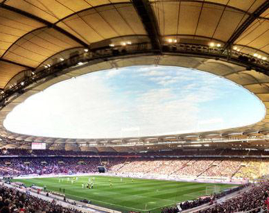 汗青悠长的膜规划运动场：梅赛德斯-疾驰球场