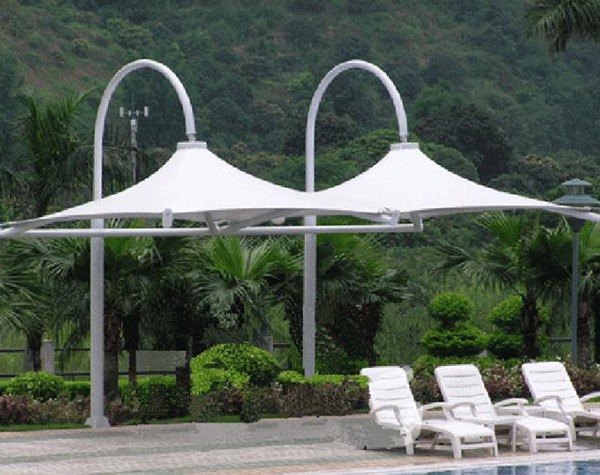 膜布局景观雨阳伞面临突发性天然状况该若何防备？