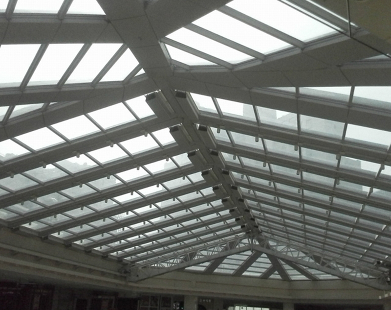 开合式屋盖张拉膜布局先容