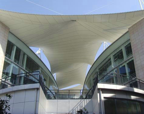 佛兰空间膜布局公司解读阛阓屋顶膜布局特色