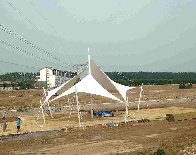 张拉膜布局施工应增添防火功效