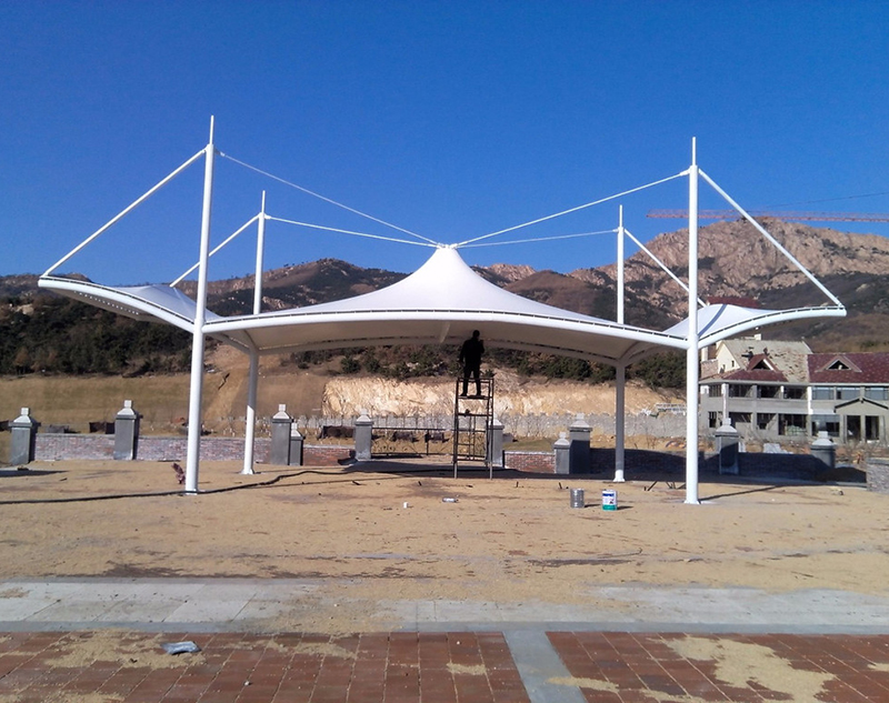 膜布局泊车棚的装置工艺是甚么?