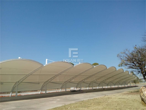 天高气爽，爱车还在外曝晒雨淋？佛兰空间为您支招膜布局泊车棚