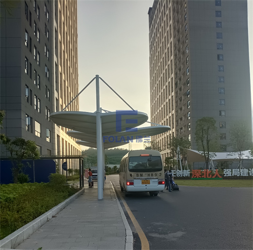 炎酷暑日，您的爱车急需一个膜布局泊车棚