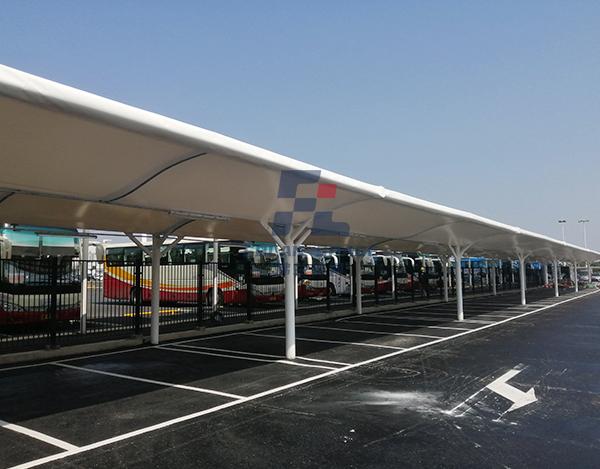 广汽丰田商务车泊车场雨棚膜布局