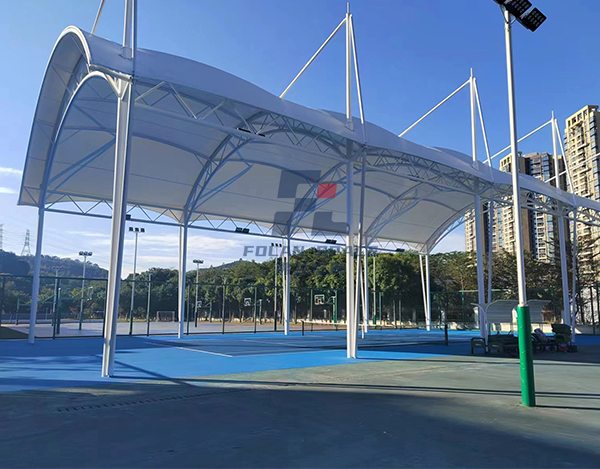 华附中学膜布局网球场